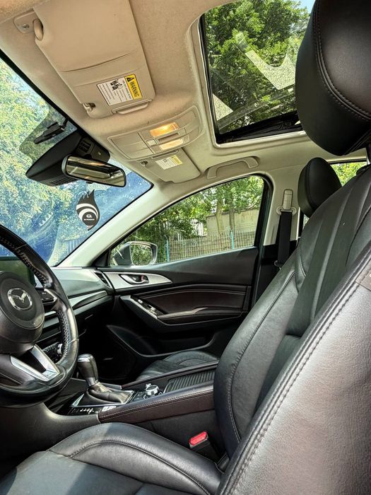 Продаю Mazda 3 TOURING