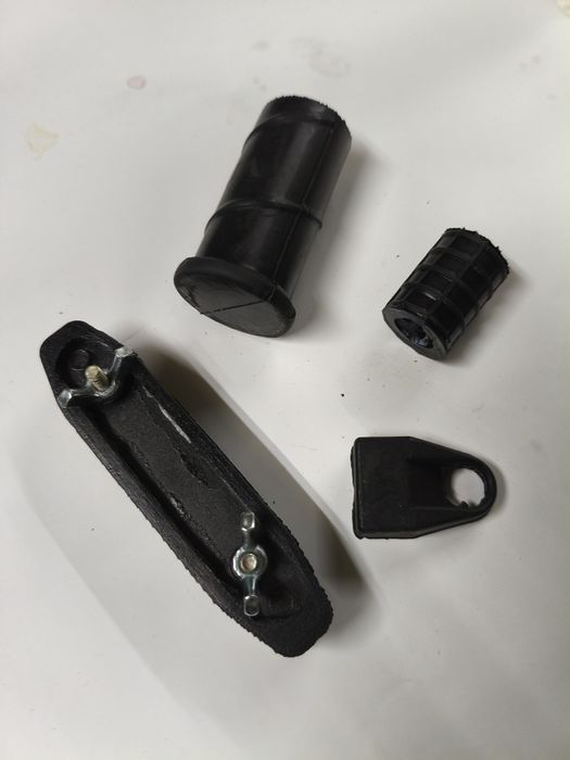 Комплект АКС -тромікс, буфер віддачі, захисний ковпачок і тильник.