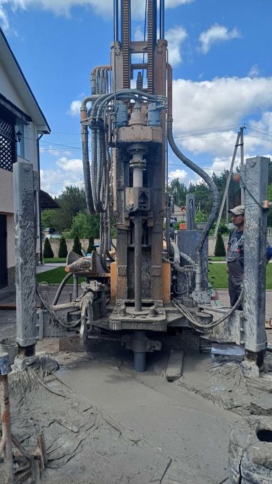 Буріння свердловин в граніті П'ятихатки