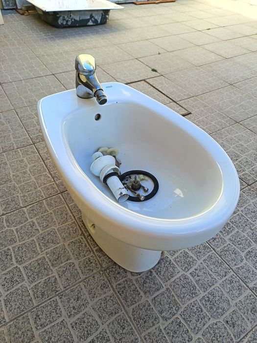 Bidé WC com torneira