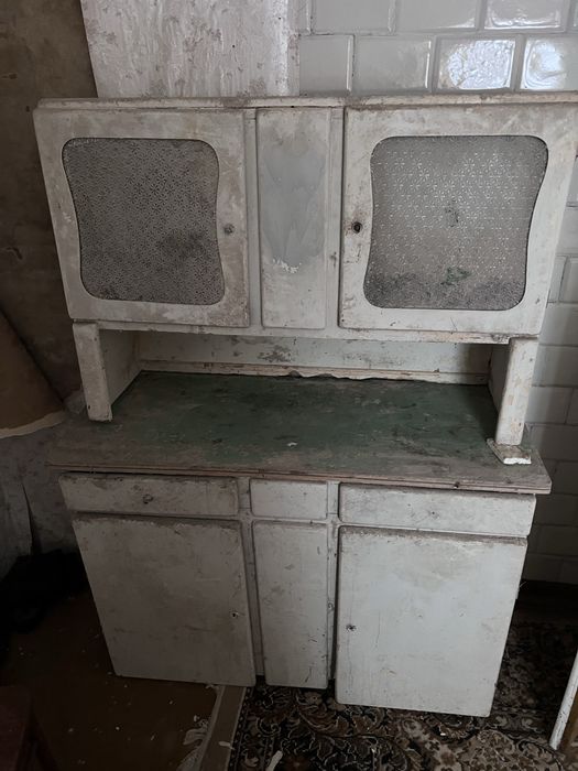 Kredens kuchenny PRL