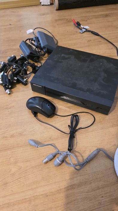 Zestaw monitoringu analogowego 5x kamera