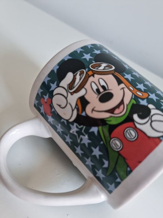 Białe kubki Disney Vintage