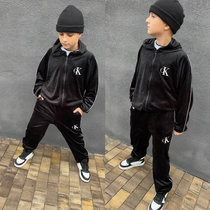 Велюровий костюм для хлопчиків та дівчаток 134-140 р.