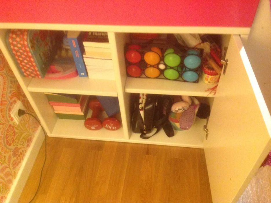 Cama de menina com armário e colchão