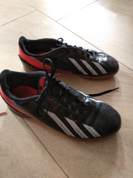 Sprzedam buty halowe 38 2/3 F 50