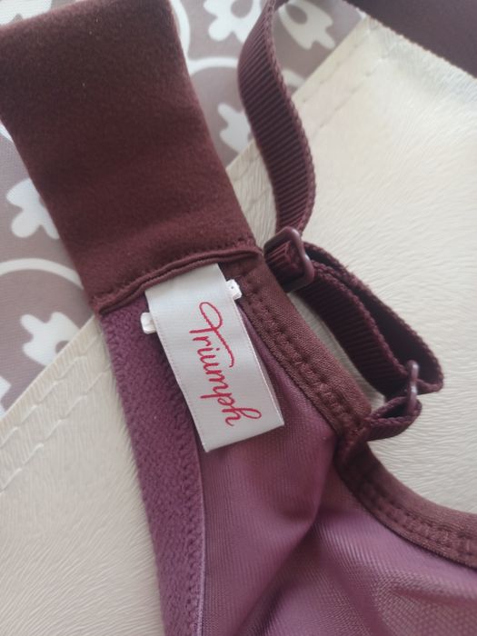 Biustonosz Triumph bordo