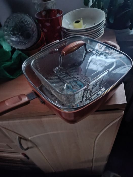 Сковорода, фритюрниця, сотейник з кришкою 5л