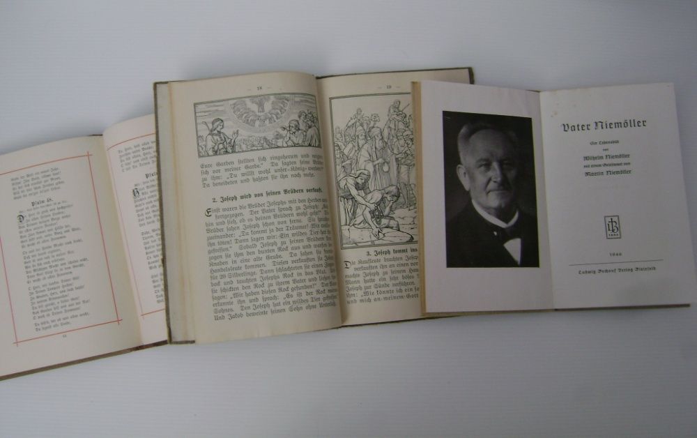 Lote composto por livros religiosos