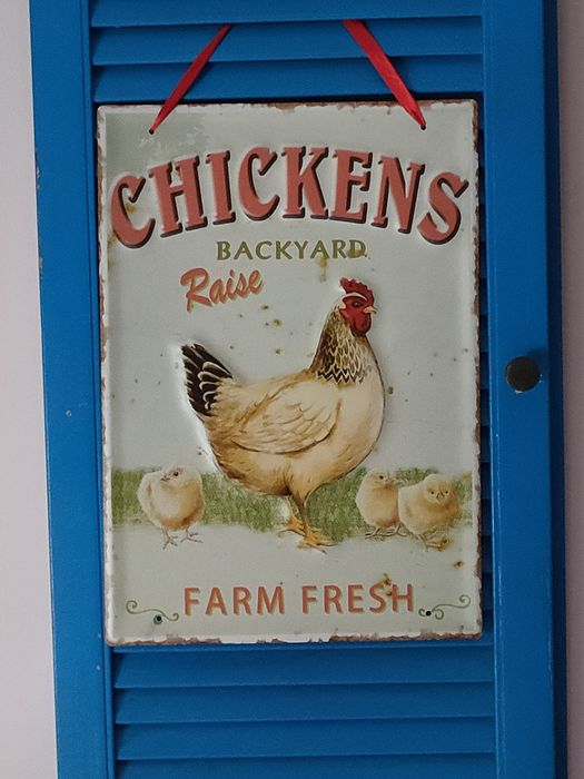 Portada em Madeira com Decoração em Chapa