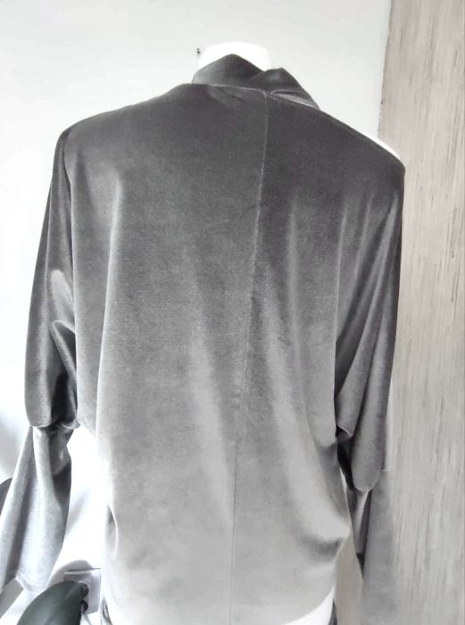 Bluzka szara z chokerem z weluru rozmiar  L/XL