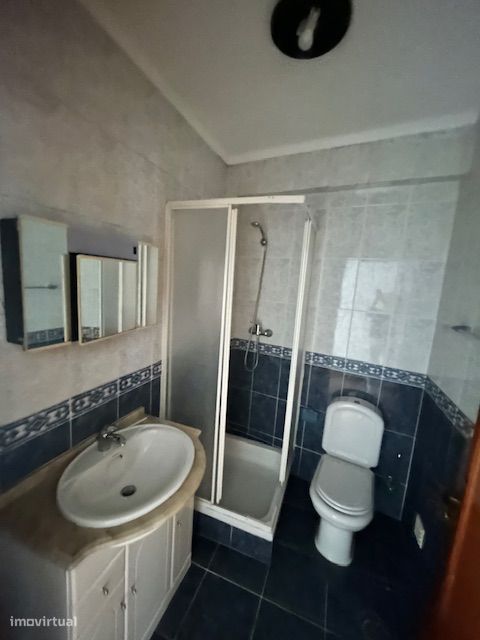 Apartamento T3 com garagem e terraço em Leiria