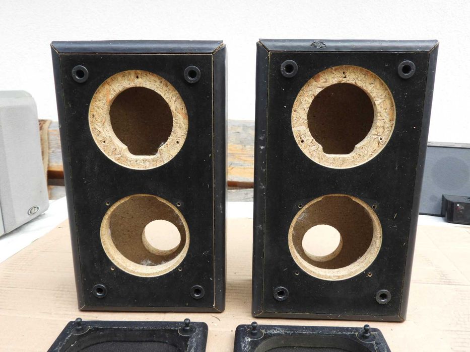 Solidne obudowy kolumn 2 drożne SAT 2001