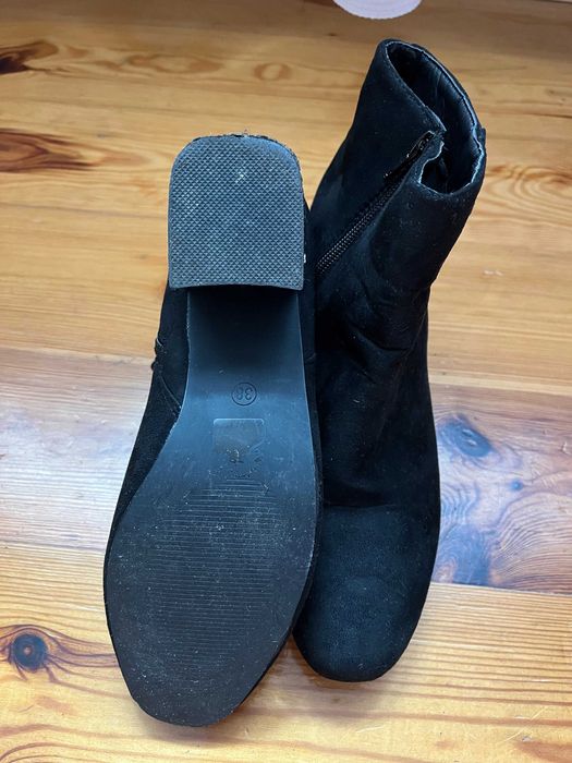 Czarne buty zamszowe botki Sinsay 38 dżety