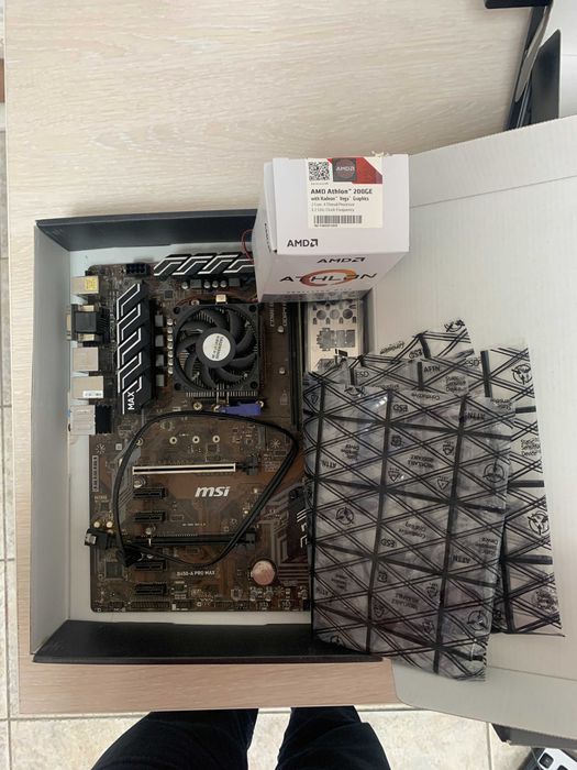 Материнська плата MSI B450-A Pro Max AMD 200GE 3.2 GHz ddr4 4g