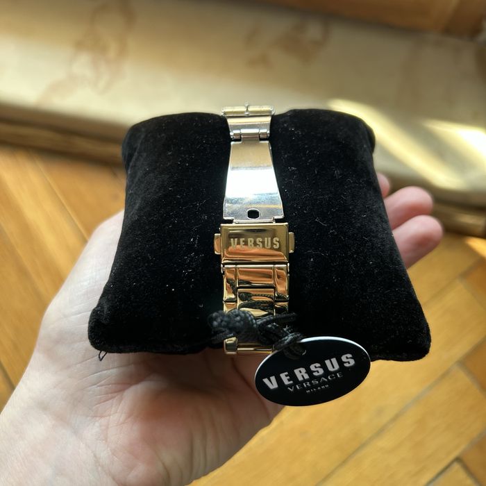 Nowy zegarek VERSACE versus