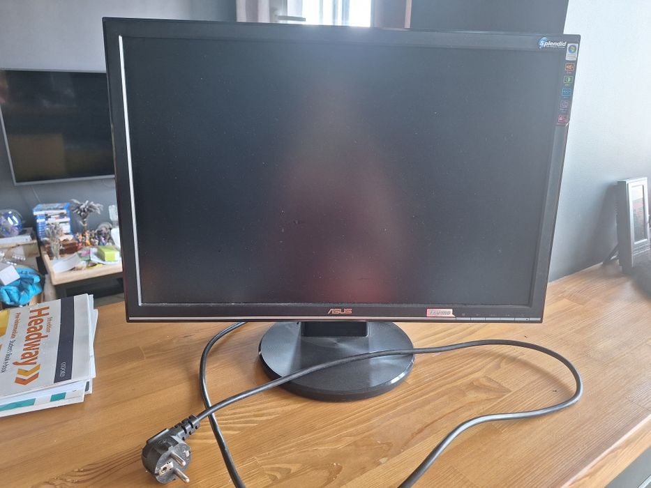 Монитор Asus 22"