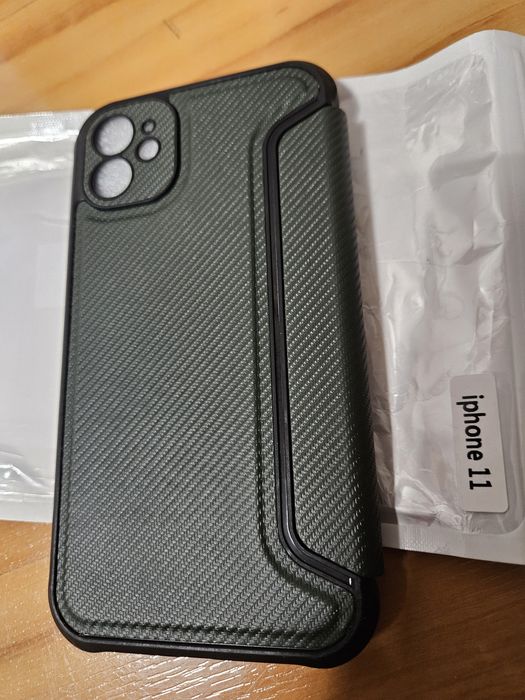 Etui iPhone 11 ciemna zieleń