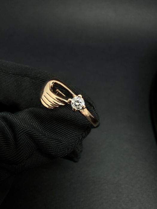 Золота каблучка / Золотое кольцо / Діамант / Бриллиант