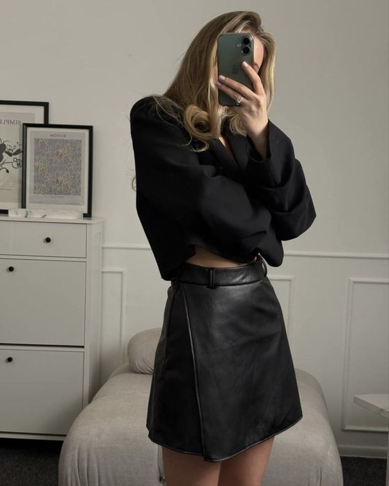 Продаю спідницю-шорти із єкошкіри ! Утеплені !!