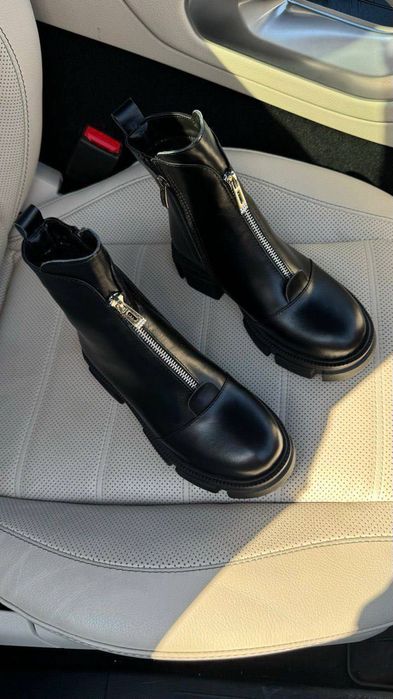 Черевики зимові жіночі шкіряні. Женские ботинки кожаные молния впереди