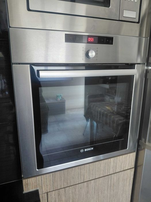 Forno Bosh HBA74S451E, com sistema de autolimpeza pirolitica (pirólise)
