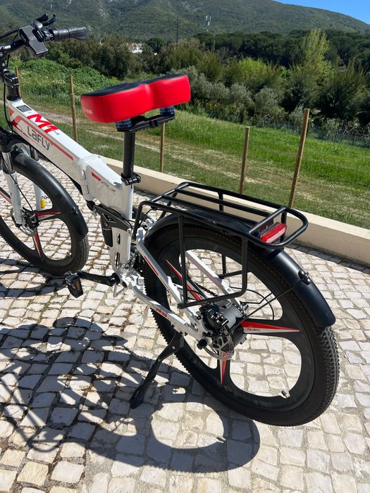Bicicleta elétrica dobrável