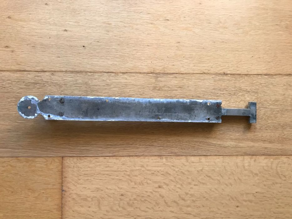 Fecho antigo para porta em metal