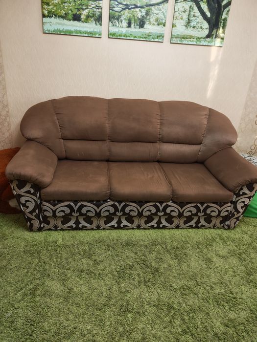 Продам дивани у вітальню