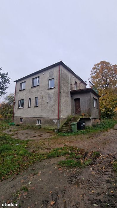 Duży wygodny dom z dużą działką, miejsce pełne możliwości.