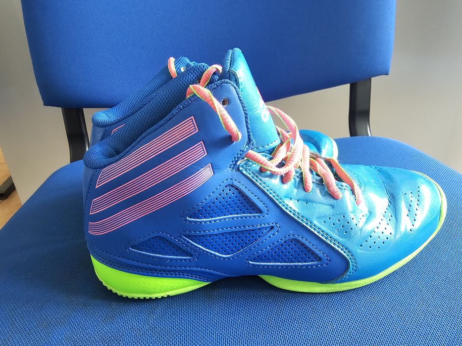 Buty mlodziezowe Adidas  36 2/3 oryginał stan bardzo dobry