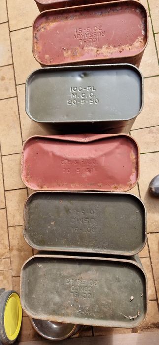 Kanister do Forda Mutt Jeep Wiilys