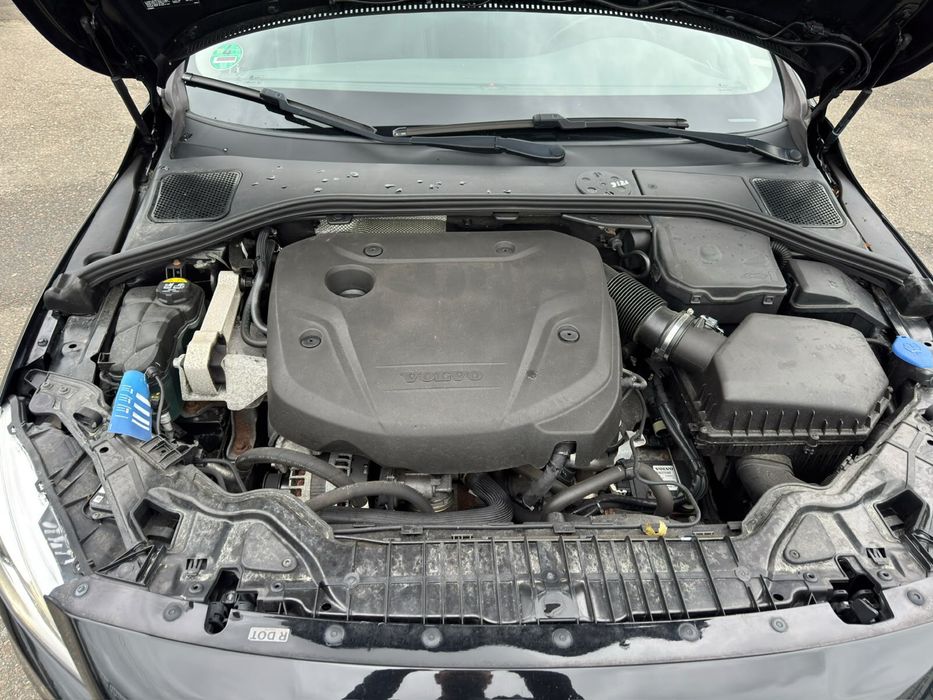 VOLVO V60 RESTYLING D4 2.0 Diesel 190 к.с. 8-ст. автомат