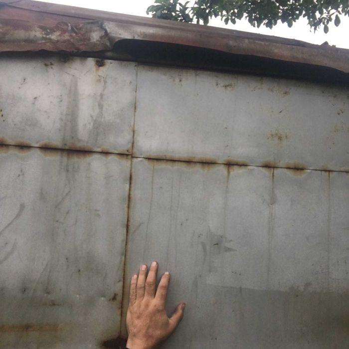 гараж металический- домик на дачю