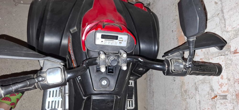 Quad dła dziecka + 2 nowe akumulatora