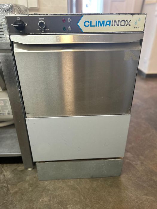 Máquina de loiça industrial