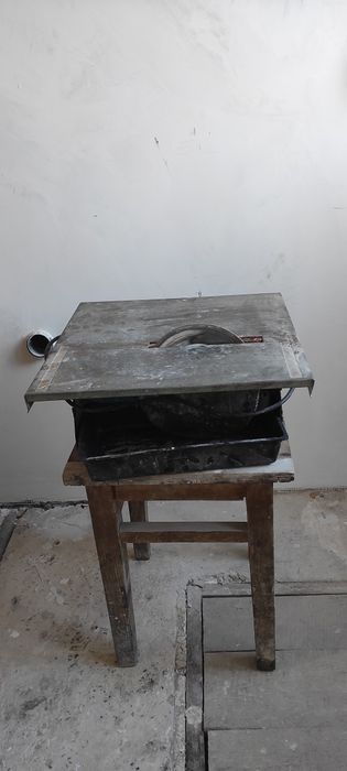 Електричний плиткоріз