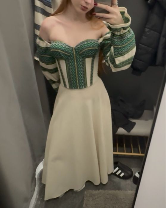 випускне вишиване плаття сукня продаж/оренда львів.