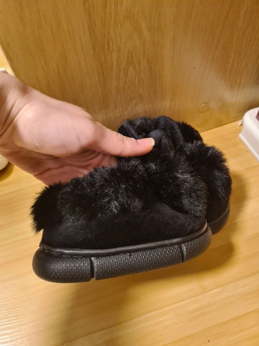 Продам теплі дитячі тапочки