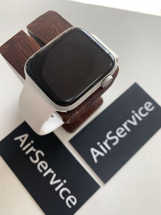 Оригінальні apple watch series Se 44 mm silver