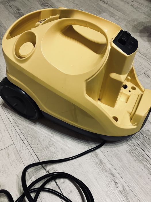 Parownica KARCHER SC-4 - zestaw z żelazkiem i dodatkowymi akcesoriami
