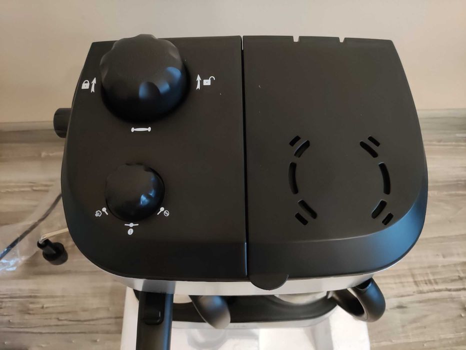 Ekspres ciśnieniowo-przelewowy Kalorik TKG EXP 1001 C 1800 W