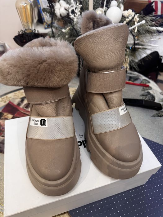 Зимові  черевики на натуральному хутрі 37 р.