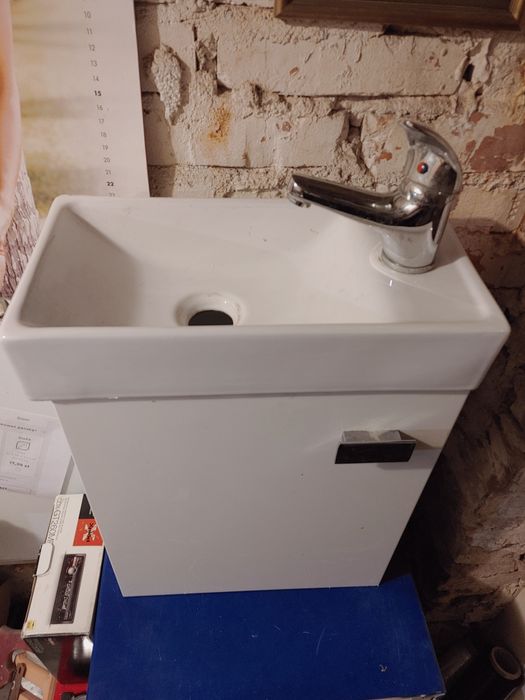 Umywalka + szafka + bateria