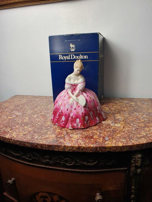 Figurka porcelanowa dama suknia Royal Doulton "VICTORIA" wys. 18 cm