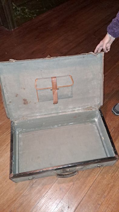 mala antiga de viagem