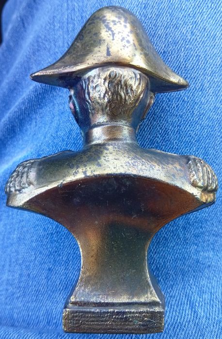 Busto em metal de Napoleon Bonaparte