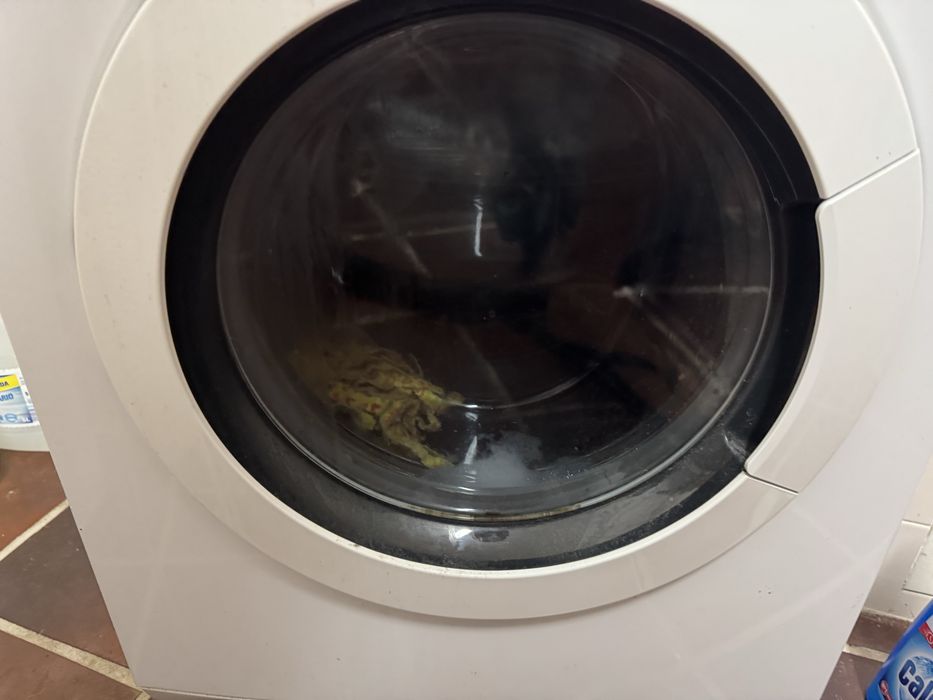Maquina lavar roupa AEG branca de 9 kg usada