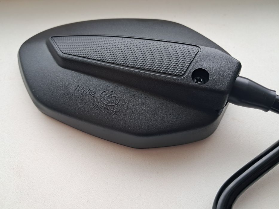 Качественные мото зеркала резьба 10мм Цена за пару.