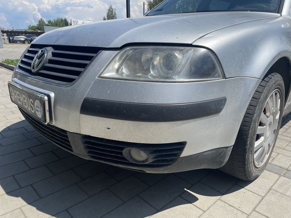 Бампер передній Volkswagen Passat B5+  Пасат б5